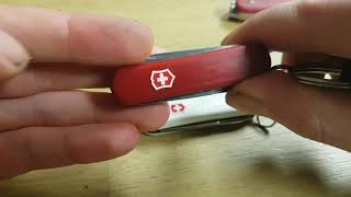 How to replace the batteries of the led light in a Small 58mm Victorinox swiss army knife [upl. by Gonsalve825]