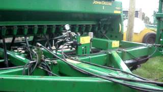 Sembradora John Deere 1590 [upl. by Eselahs]