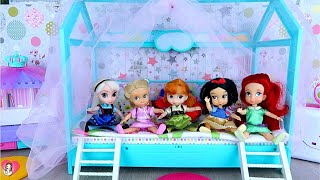 NEW ROOM For The TEENAGERS PRINCESSES  Lunas Toys [upl. by Ahsiekin743]