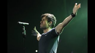 Enrique Iglesias  Escape inglés LIVE [upl. by Auliffe383]