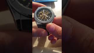 Comment charger ma montre automatique [upl. by Ellerehs]