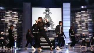 Nelly Furtado Feat Timbaland  Promiscuous amp Maneater Live at Fashion Rocks 2006 [upl. by Dnomayd]