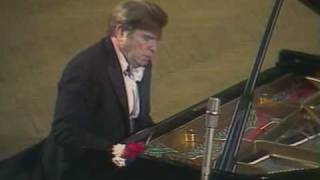 Gilels plays the Prelude in B minor Bach  Siloti [upl. by Grimona]