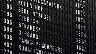 The wonderful splitflap Departure Board at Frankfurt Airport [upl. by Birdt]