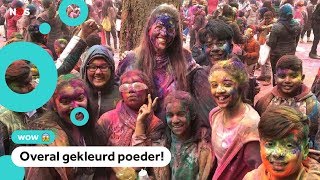 Kinderen vieren kleurenfeest Holi op school [upl. by Esyli]