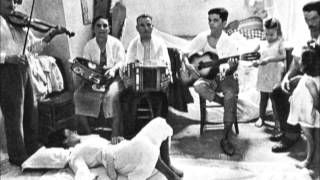 Italian Traditional Music Puglia Pizzica de Focu [upl. by Tonneson954]