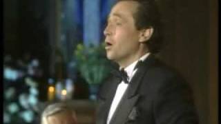 Kyrie  Misa Criolla 1  Jose Carreras [upl. by Gettings]