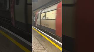 1995 Stock Departs Tooting Broadway [upl. by Winifield342]